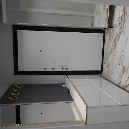 Luxury Holidays Apartamento Shëngjin